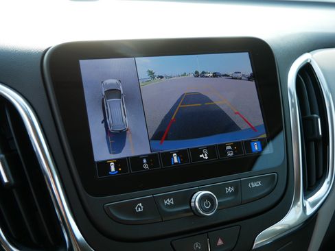 Used 2024 Chevrolet Equinox LT AWD/4WD image 32