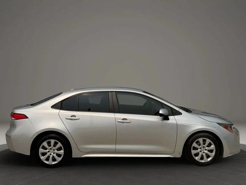 Used 2020 Toyota Corolla LE FWD image 8