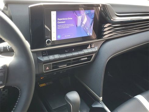 Used 2025 Toyota Camry SE w/ Convenience Package image 26