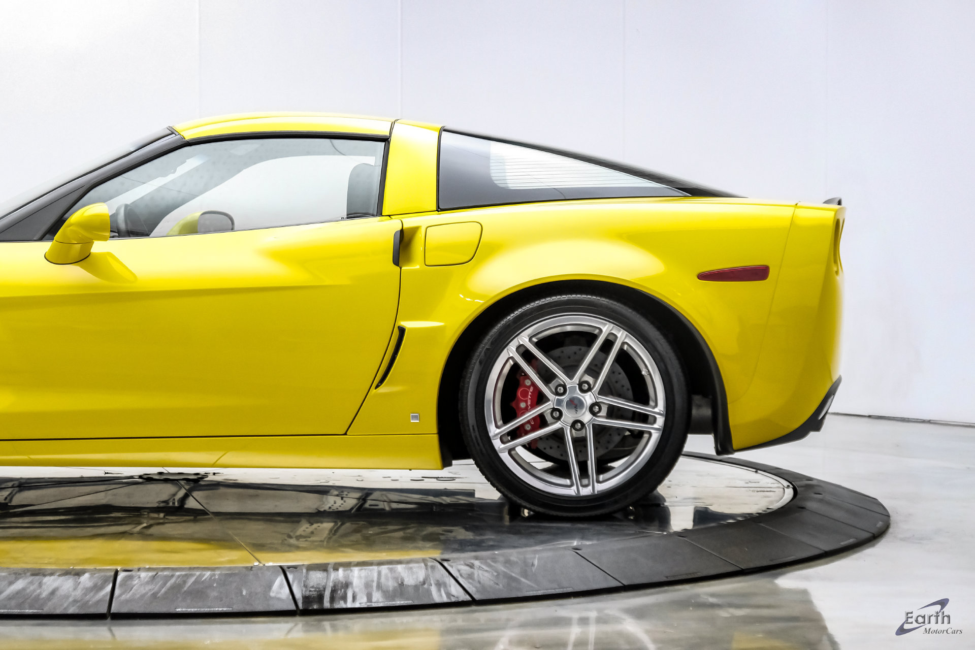 Used 2007 Chevrolet Corvette Z06 w/ Preferred Equipment Group RWD image 10