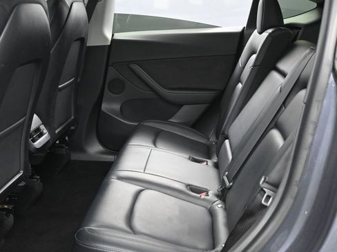 Used 2021 Tesla Model Y Long Range image 34