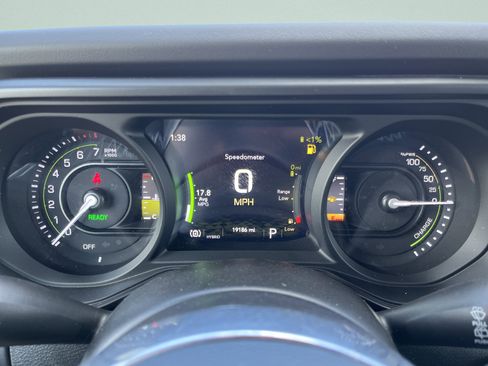 Used 2025 Jeep Wrangler Unlimited Sahara w/ Safety Group AWD/4WD image 23