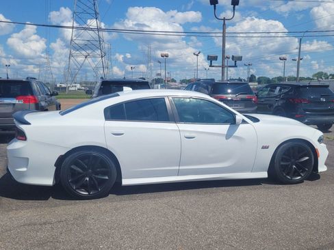 Used 2018 Dodge Charger R/T Scat Pack image 11