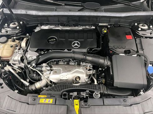 Certified 2022 Mercedes-Benz GLB 250 image 9