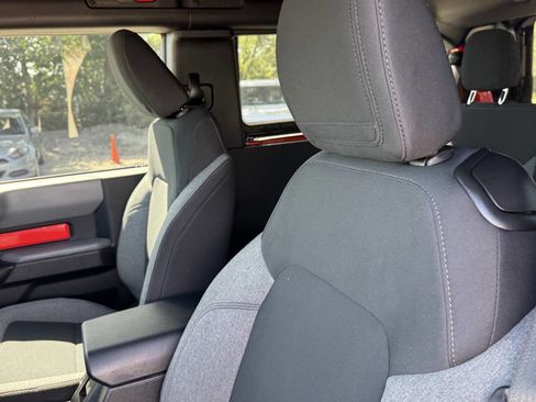 Used 2022 Ford Bronco 2-Door image 15