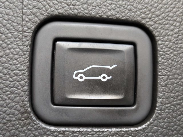 Used 2023 Buick Enclave Essence w/ Experience Buick Package FWD image 19