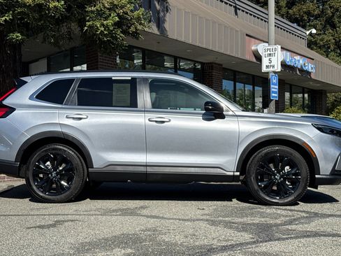 Used 2023 Honda CR-V Sport Touring image 3