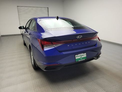 Used 2023 Hyundai Elantra SE FWD image 6