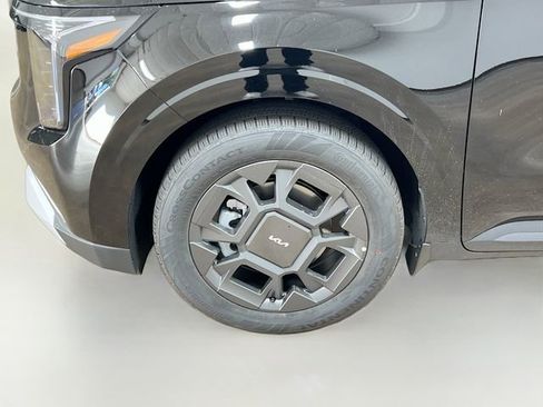 New 2026 Kia Carnival EX image 32