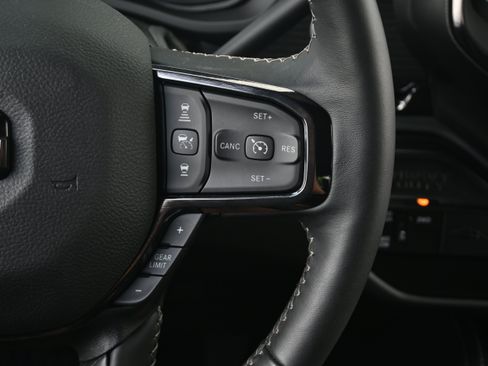 Used 2024 RAM 2500 Limited AWD/4WD image 19