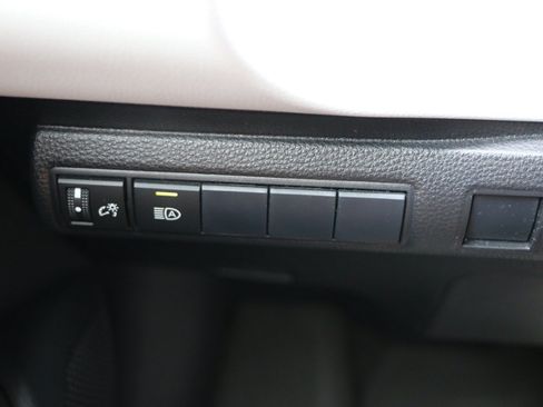 Used 2021 Toyota Corolla SE FWD image 18