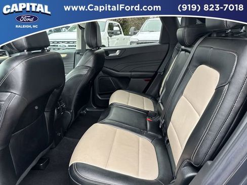 Certified 2022 Ford Escape Titanium w/ Titanium Elite Package image 18