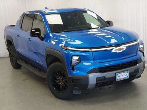 New 2026 Chevrolet Silverado EV LT AWD/4WD image 3