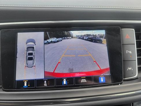 Used 2024 Buick Enclave Premium image 13