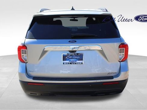 Certified 2024 Ford Explorer XLT image 6