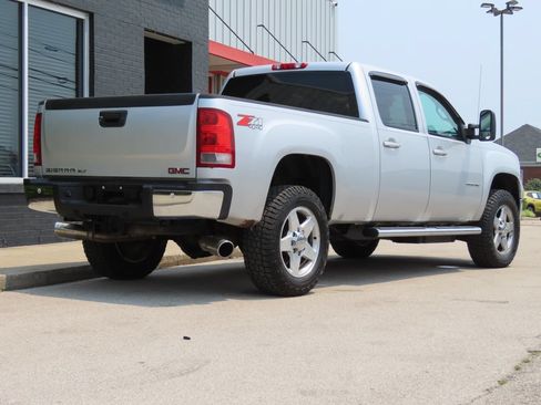 Used 2012 GMC Sierra 2500 SLT w/ SLT Convenience Package AWD/4WD image 4