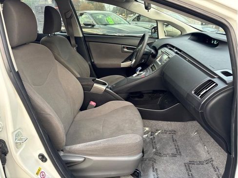 Used 2013 Toyota Prius Three image 12