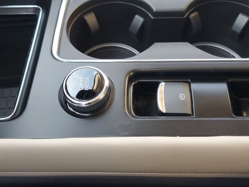 New 2026 Lincoln Corsair Premiere image 24