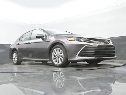 Used 2023 Toyota Camry LE FWD image 9