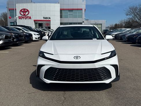 New 2026 Toyota Camry SE AWD/4WD image 2