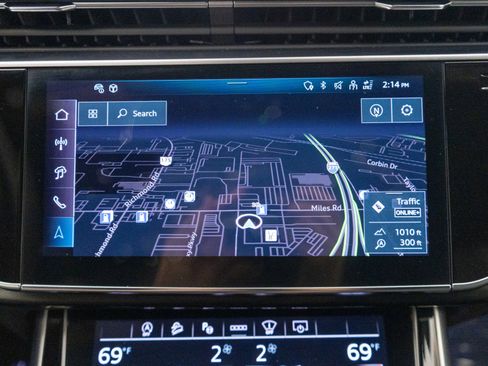 Used 2025 Audi RS Q8 performance image 17