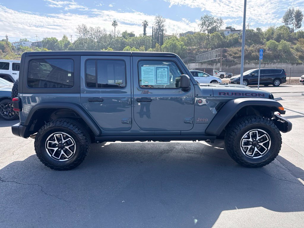 Certified 2025 Jeep Wrangler Unlimited Rubicon w/ Convenience Group AWD/4WD image 9