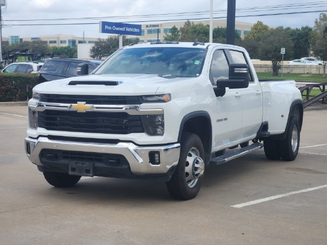 Used 2025 Chevrolet Silverado 3500 LT w/ Safety Package AWD/4WD image 3