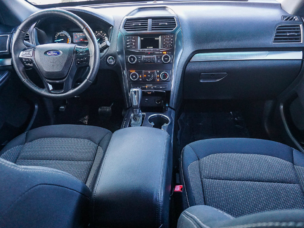Used 2018 Ford Explorer XLT FWD image 15