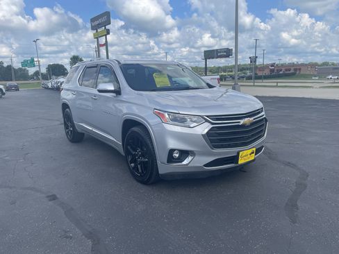Used 2019 Chevrolet Traverse Premier AWD/4WD image 2