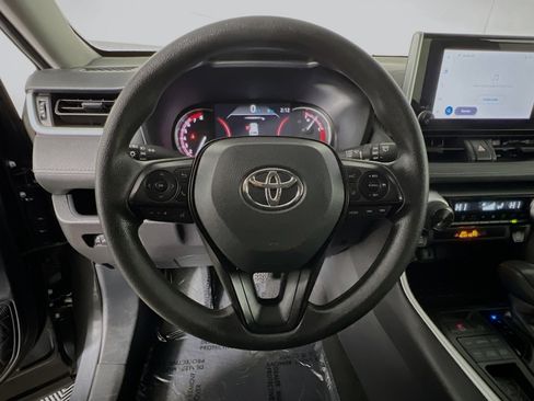 Used 2025 Toyota RAV4 XLE image 18