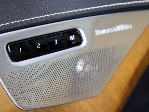 Used 2018 Volvo XC90 T6 Inscription w/ Convenience Package image 17