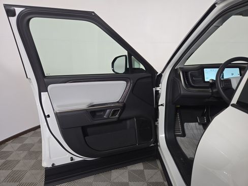 Used 2023 Rivian R1S Launch Edition AWD/4WD image 16