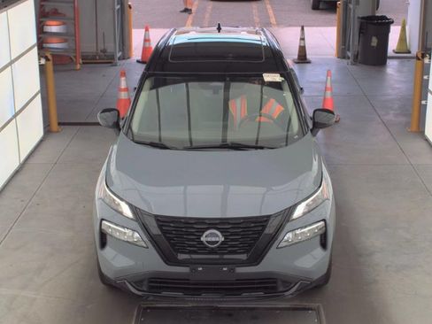 Used 2023 Nissan Rogue SV w/ SV Premium B Package AWD/4WD image 2