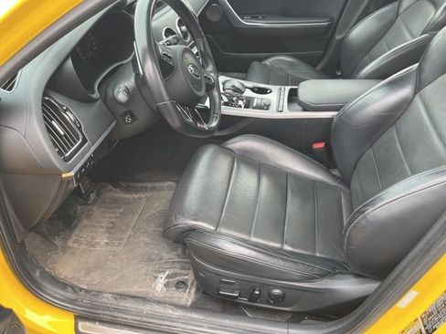 Used 2018 Kia Stinger GT2 image 5