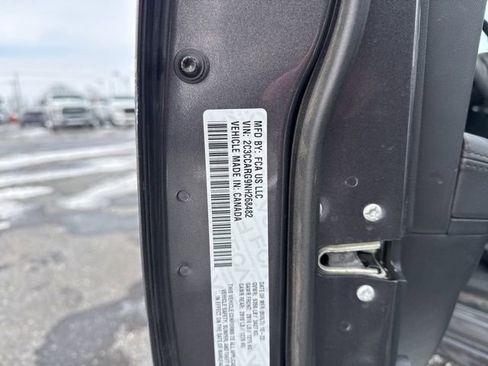 Used 2022 Chrysler 300 Touring w/ Sport Appearance Package image 8