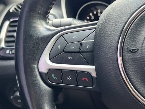 Used 2019 Jeep Compass Limited AWD/4WD image 27
