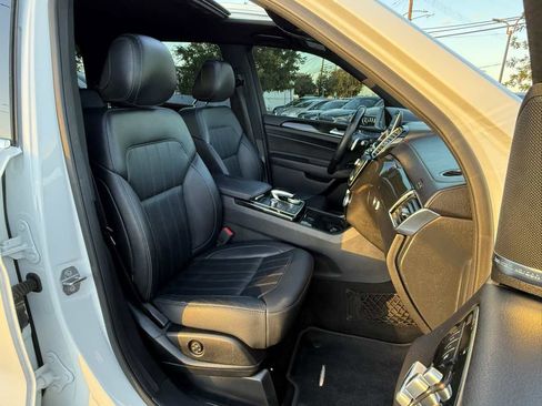 Used 2019 Mercedes-Benz GLS 450 4MATIC image 11