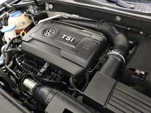 Used 2017 Volkswagen Passat 1.8T R-Line image 8