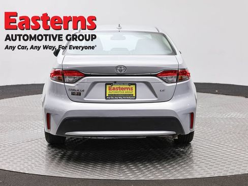 Used 2021 Toyota Corolla LE FWD image 6