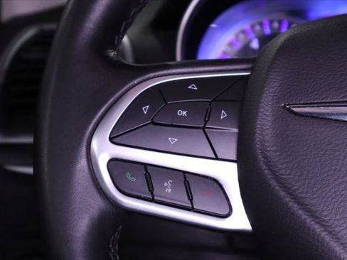 Used 2022 Chrysler 300 Touring w/ Sport Appearance Package RWD image 18