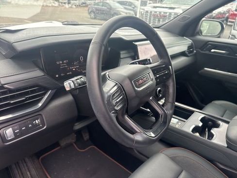 Used 2024 GMC Acadia AT4 w/ Luxury Package image 15