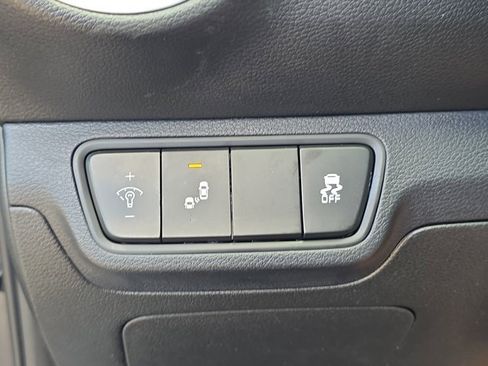 Used 2023 Kia Forte LXS w/ LXS Technology Package image 25