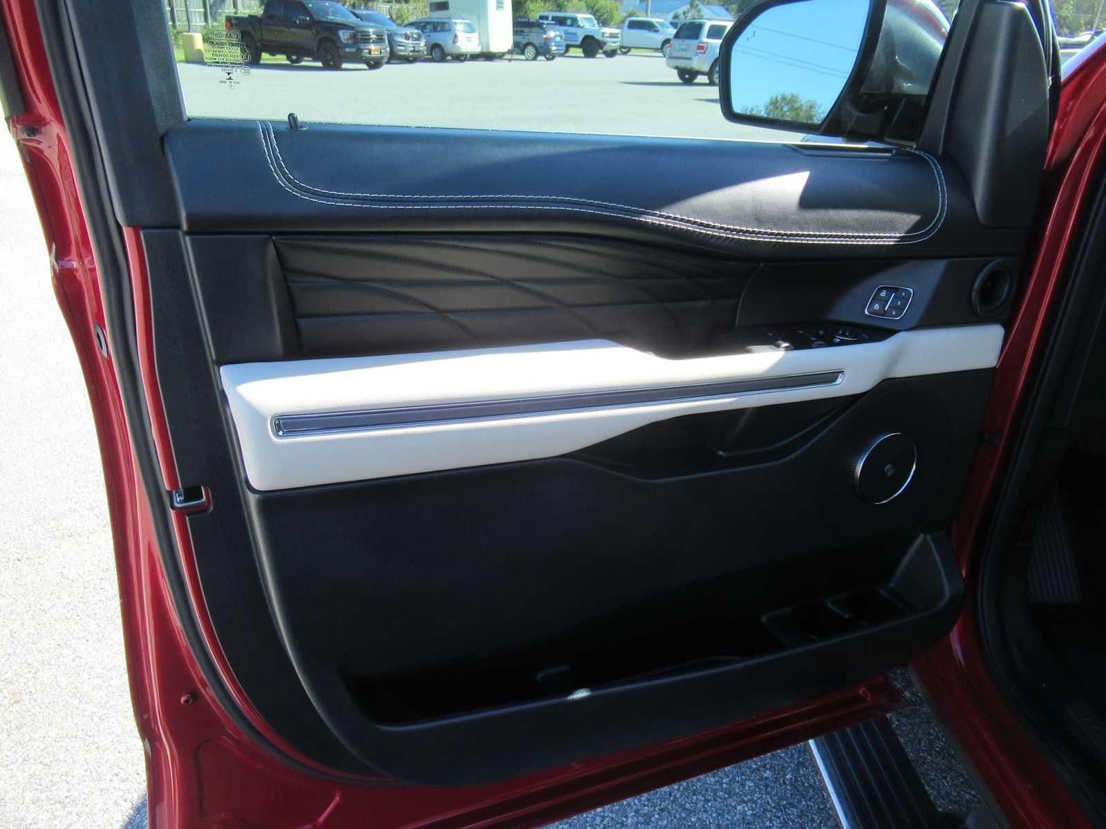 Used 2021 Ford Expedition Platinum RWD image 15