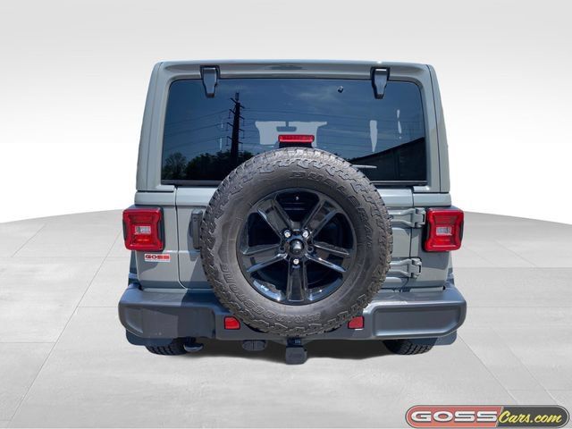 Used 2022 Jeep Wrangler Unlimited Sahara AWD/4WD image 4