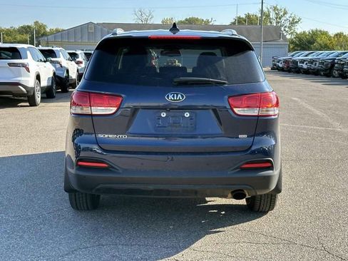 Used 2018 Kia Sorento LX image 4