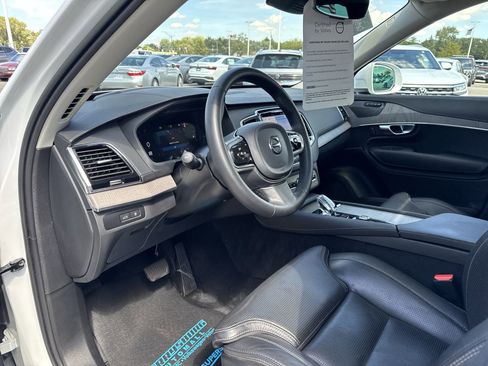 Used 2023 Volvo XC90 T8 Ultimate image 10