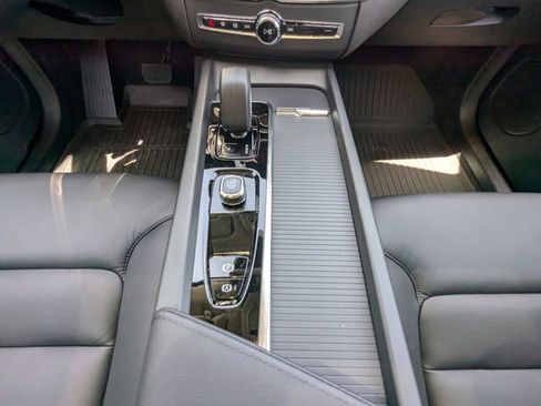 New 2025 Volvo XC60 B5 Core w/ Climate Package image 23