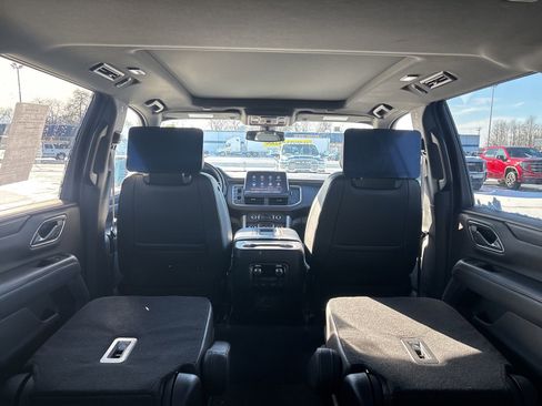 Used 2021 GMC Yukon XL SLT w/ SLT Premium Package image 10