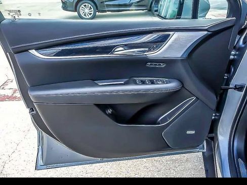 Certified 2024 Cadillac XT5 Premium Luxury AWD/4WD image 26
