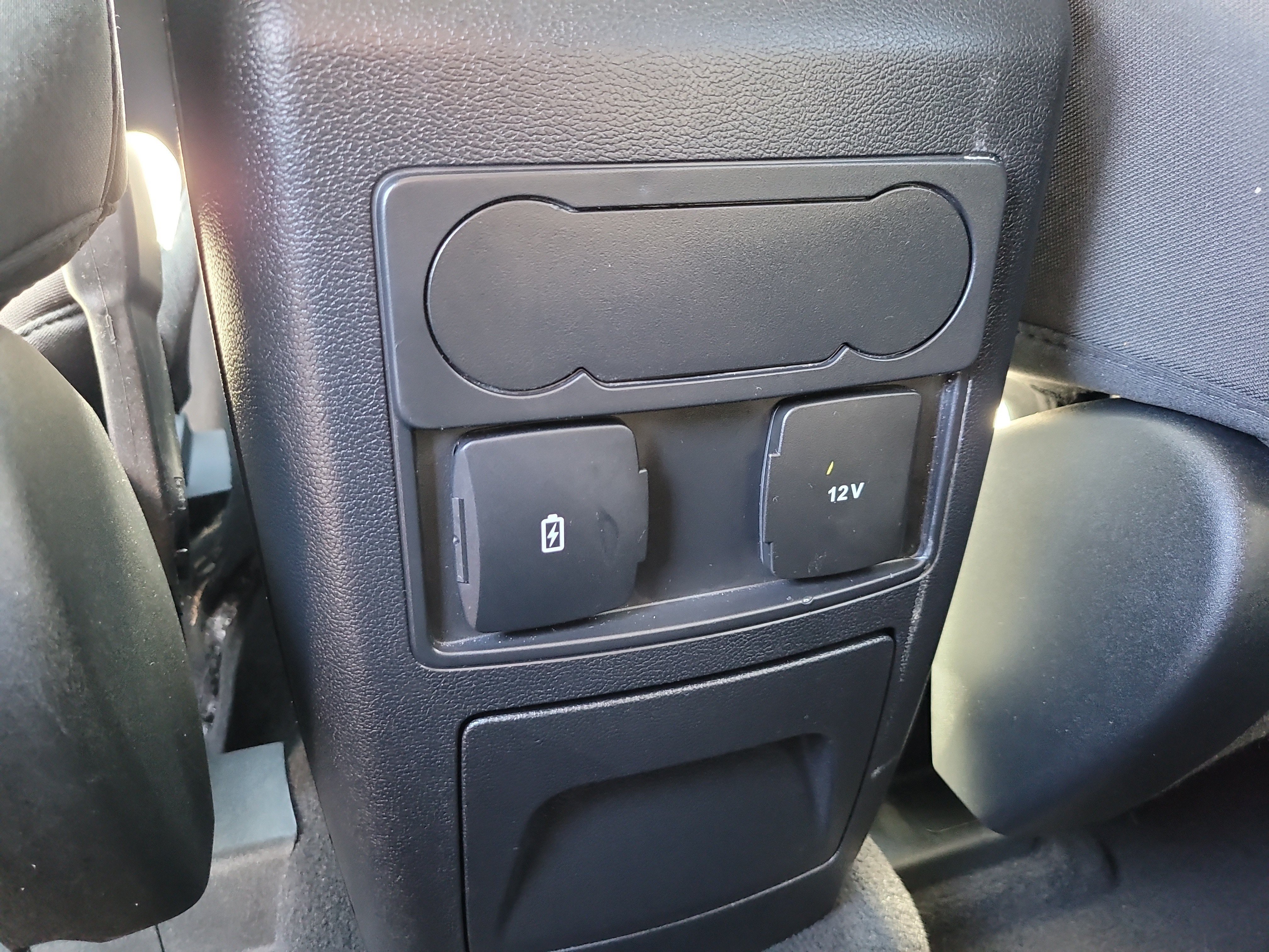 Used 2023 Ford Explorer XLT RWD image 14